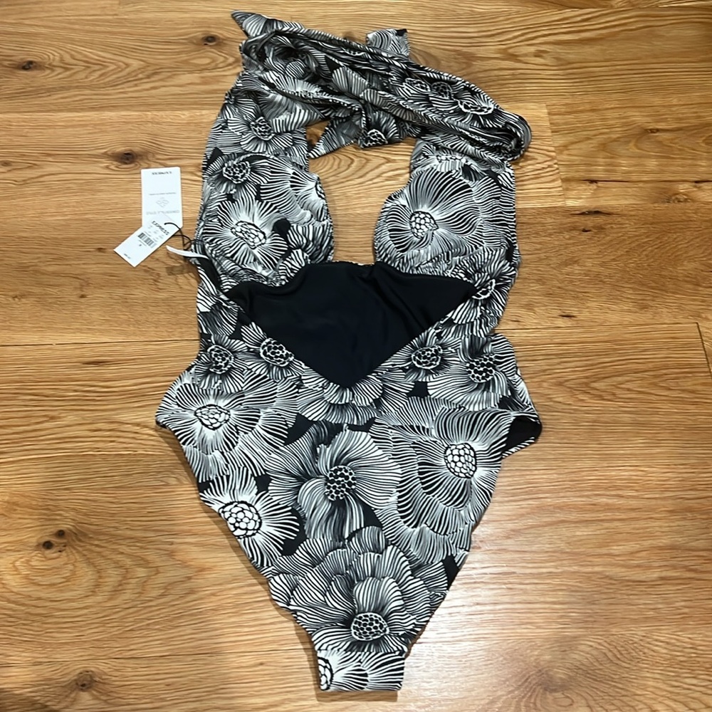 Express Floral Plunge Swimsuit Bodysuit - Picture 8 of 8
